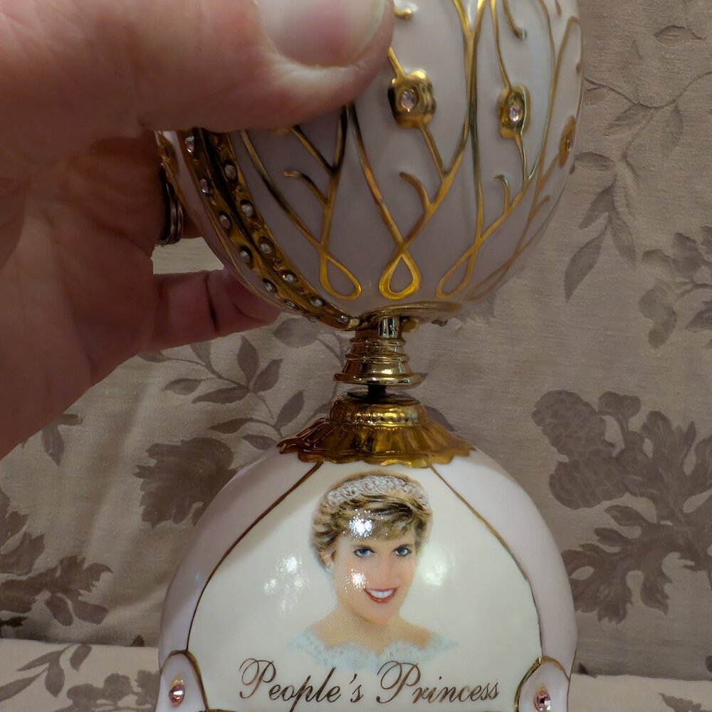 Ardleigh Elliott 2008 People's Princess Diana Legacy Imperial Musical Egg, Used - Picture 10 of 11